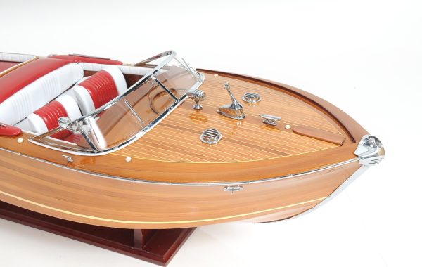 Riva Aqurama Speedboat Model Exclusive Edition - Image 3