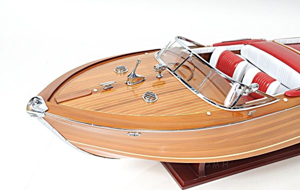 Riva Aqurama Speedboat Model Exclusive Edition - Image 2
