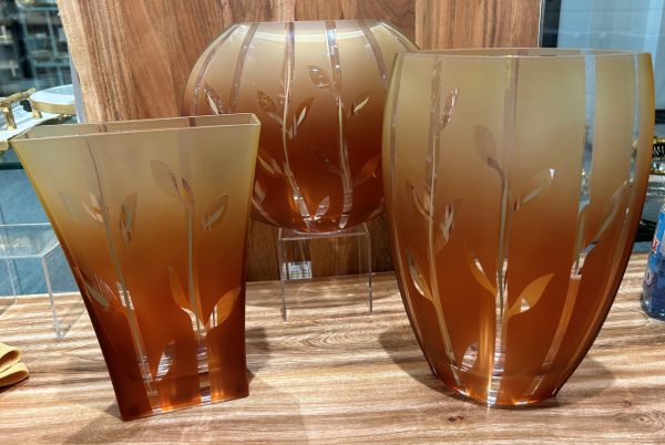 13" Brown Leaf Oval Lead Free Crystal Table Vase - Image 3